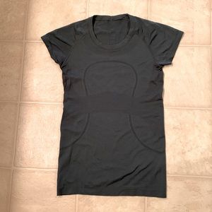Lululemon Swiftly Short Sleeve - dark green